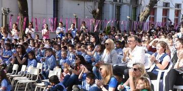 Del acto por los 25 años del Jardín Nº 196 “Rosario Vera Peñaloza participaron autoridades locales (Prensa Municipalidad de Rafaela)