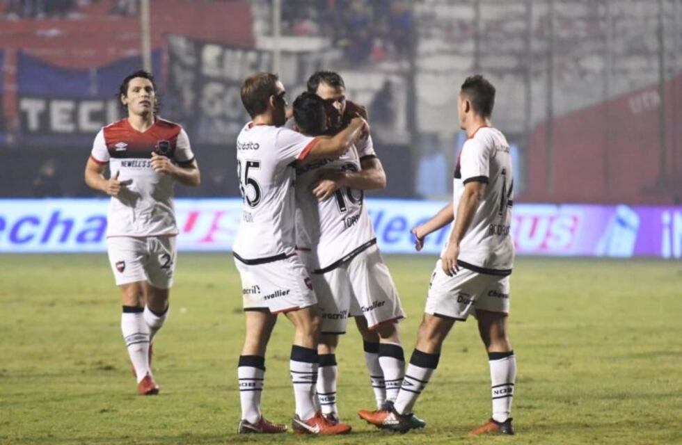 Newell's derrotó con claridad 2 a 0 a Deportivo Rincón y avanzó en la Copa Argentina