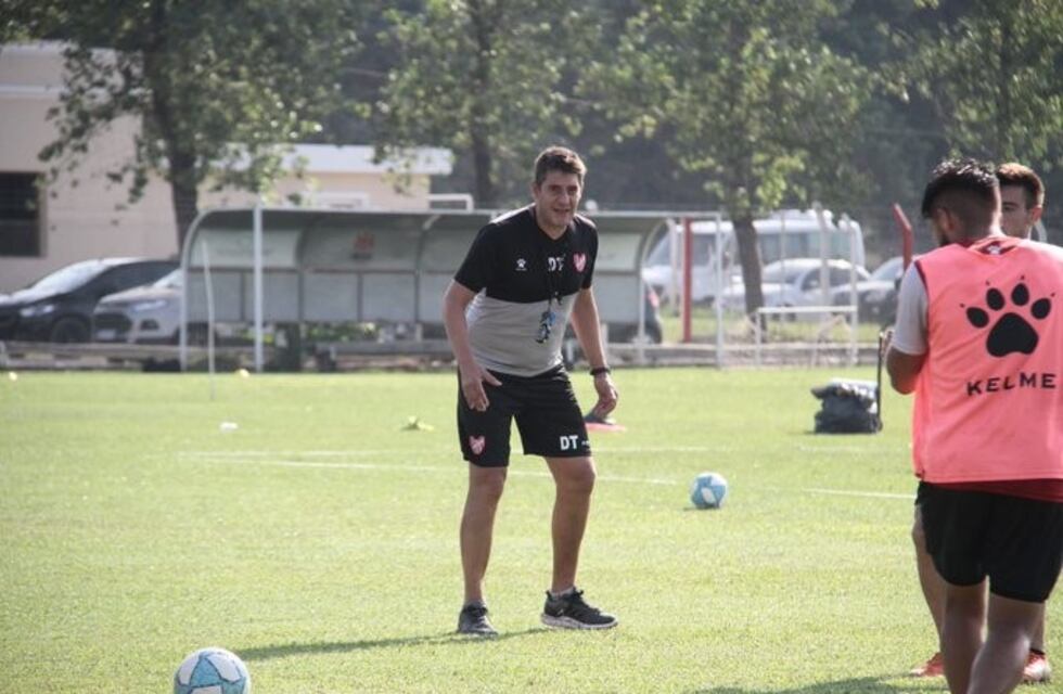 Teté Quiroz asumió en Instituto y paró a dos equipos pensando en Tigre