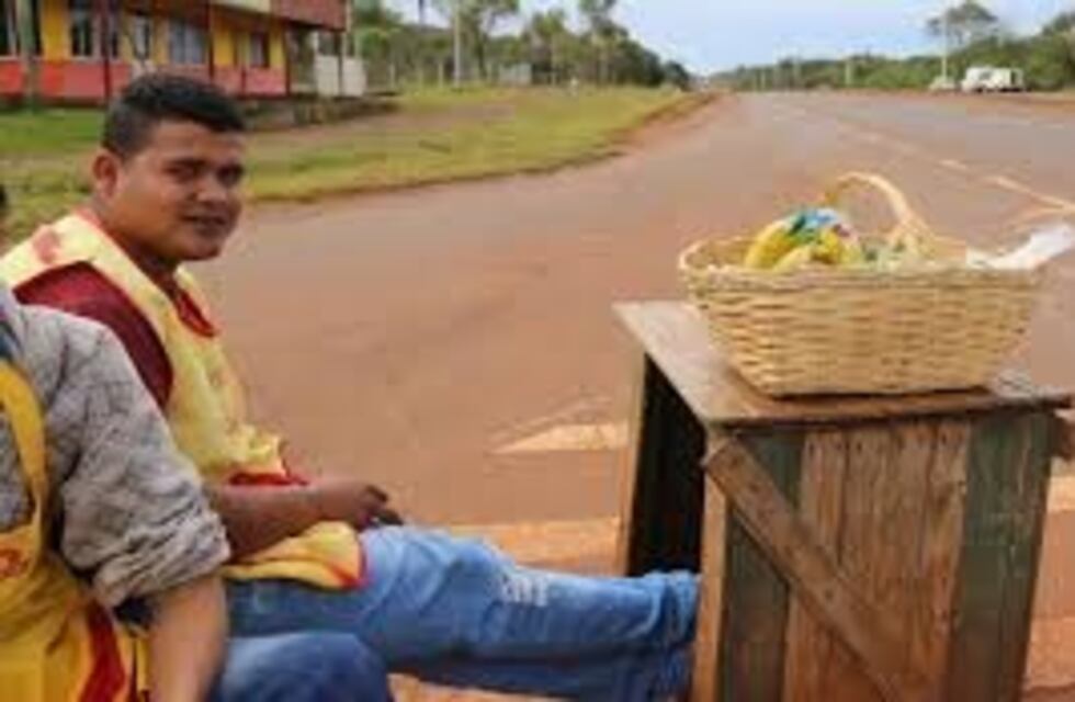 Vuelven los vendedores ambulantes en algunas zonas de Posadas con días para DNI par e impar