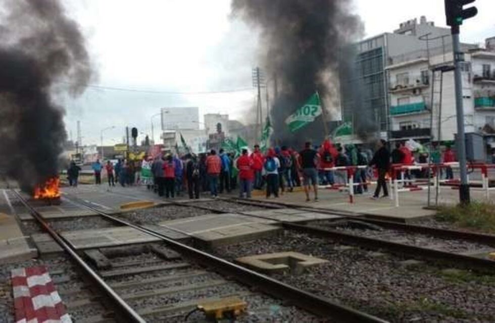 Levantaron el corte de las vías del tren Sarmiento