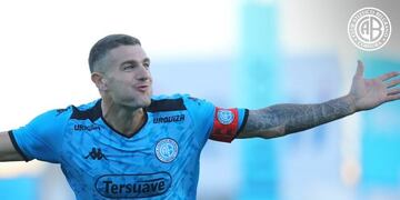 La foto que se vuelve costumbre: Vegetti festejando\u002E Anotó 13 tantos con la Celeste\u002E