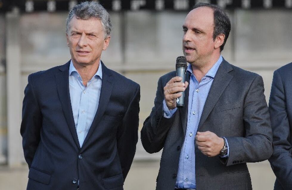 Corral: "La EPE vende la energía tres veces más cara de lo que la paga"