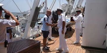 El embajador en México explicó los motivos de su informal recepción a la Fragata Libertad\u002E