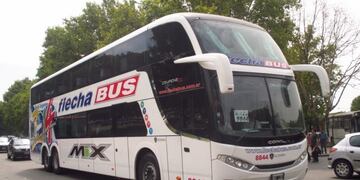 Interceptaron un colectivo vestidos de Policía\u002E