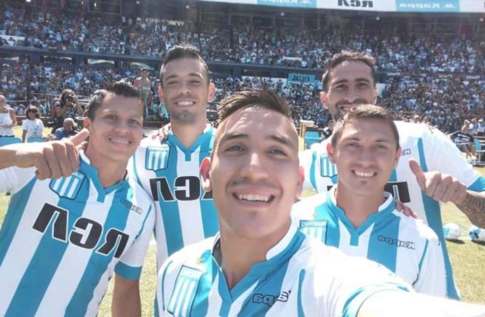 Racing presentó a sus refuerzos ante una multitud en el Cilindro