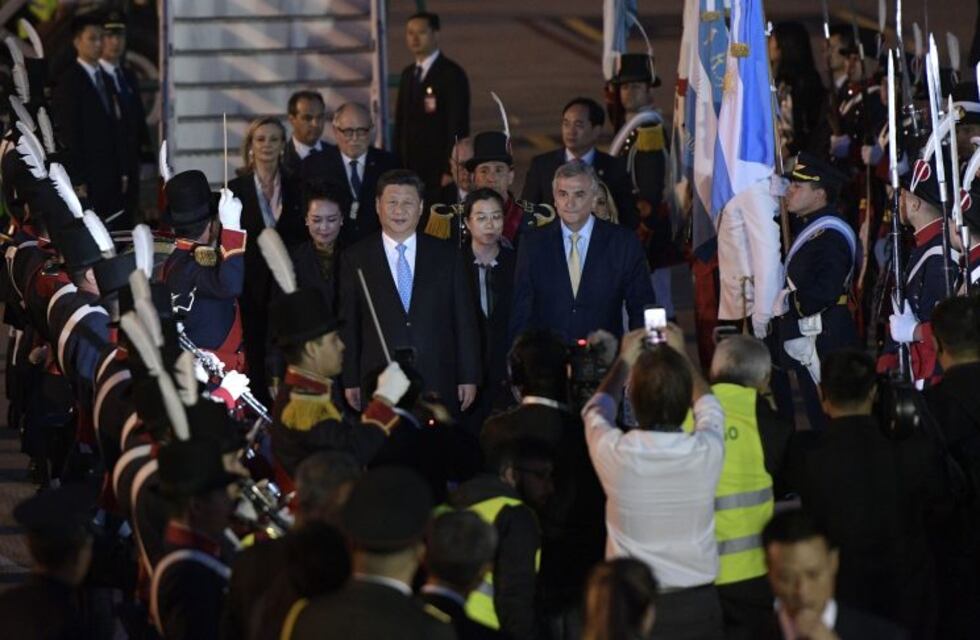 El presidente de China llegó al país para participar del G20