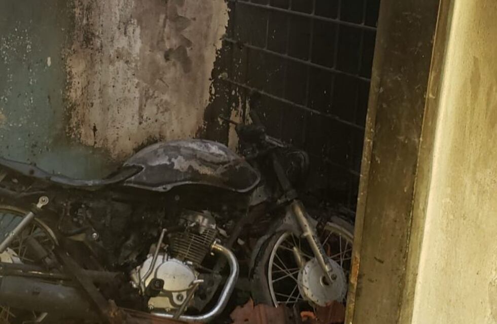 Muerte en La Calera: el juez confirmó que el detenido estaba encerrado junto a una moto