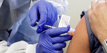 Estados Unidos emprendió una operación masiva para distribuir las primeras vacunas contra el coronavirus - Foto: AP