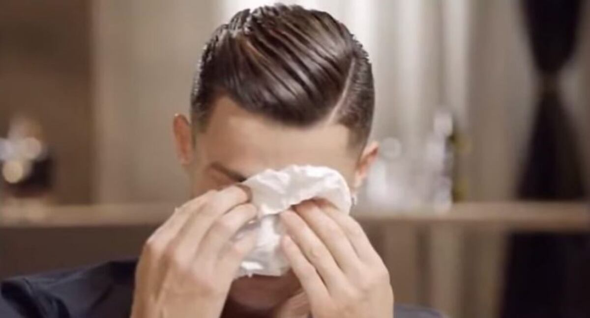 El llanto de Cristiano Ronaldo al ver imágenes inéditas de su padre fallecido (Foto: captura video)