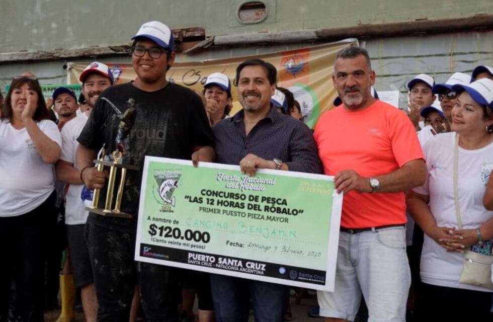 Calculan que unas 10.000 personas visitaron Puerto Santa Cruz durante la fiesta nacional del róbalo