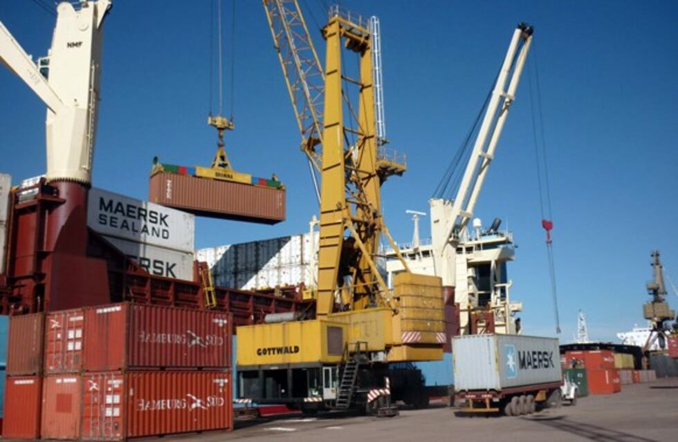 Dos heridos, uno muy grave, tras un accidente en el puerto