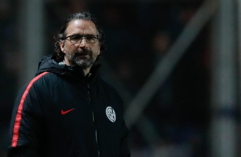 Juan Antonio Pizzi se reunió con dirigentes de San Lorenzo y acordó su salida del club