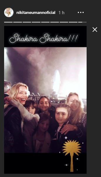 Nicole Neumann junto a su hermana, sus hijas y su sobrina