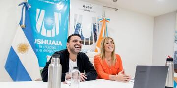 Intendente Walter Vuoto- Secretaria de Hábitat y Ordenamiento Territorial Lorena Henriques Sanches.