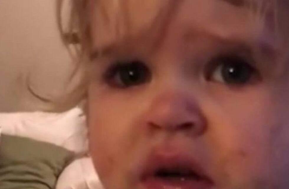 Una madre le dio wasabi a su bebé y se rio de sus lágrimas