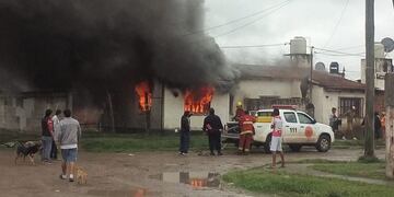 Incendio en Finca Valdivia\u002E (Prensa Policía de Salta)