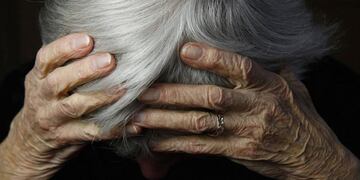 Delincuentes sorprendieron a una anciana en su casa durante la madrugada.