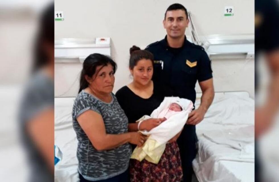 Un policía ayudó a dar a luz a una embarazada
