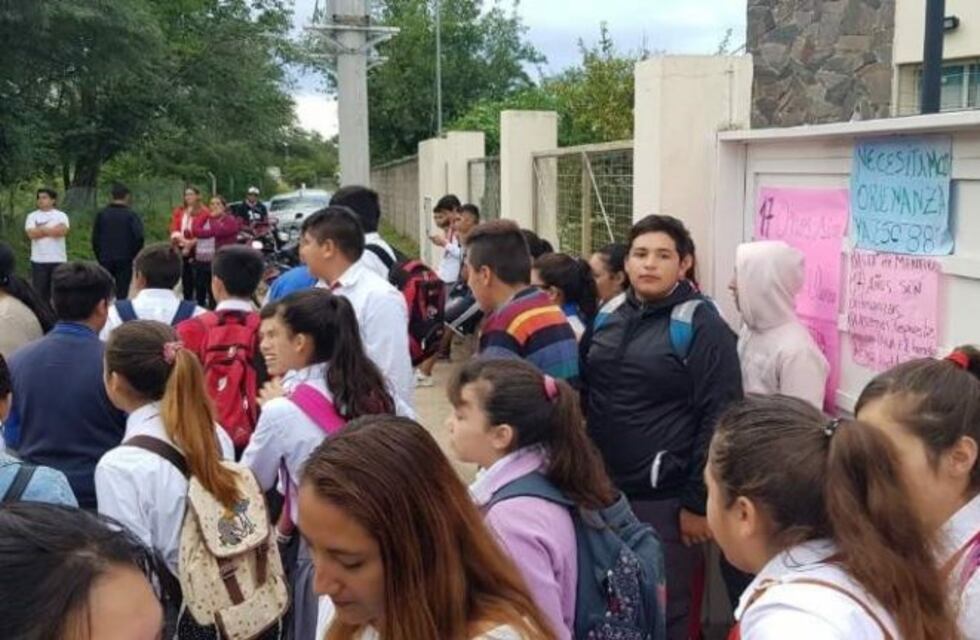 La Escuela N°88 se encuentra tomada por los padres