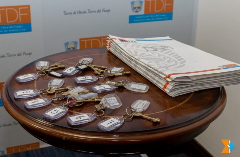 Viviendas: entregaron llaves de 11 viviendas más de la urbanización ATE