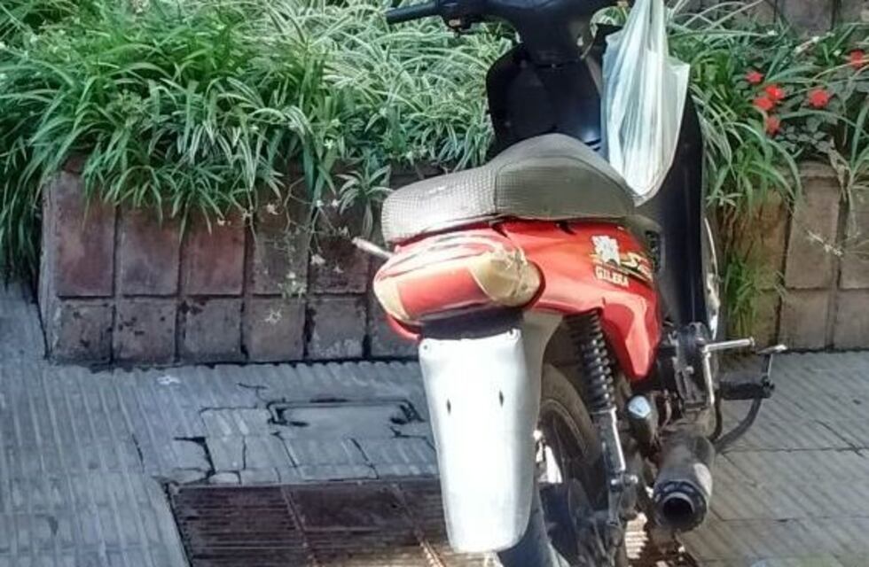 Robó una moto, la dejó estacionada en pleno centro y se la llevaron al Corralón