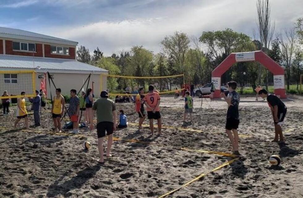 Viedma tiene su cancha de Beach Voley con medidas profesionales