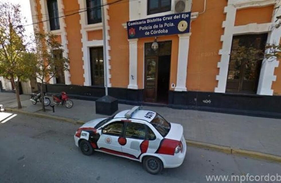 Imputan a una policía de Cruz del Eje por presunta usurpación