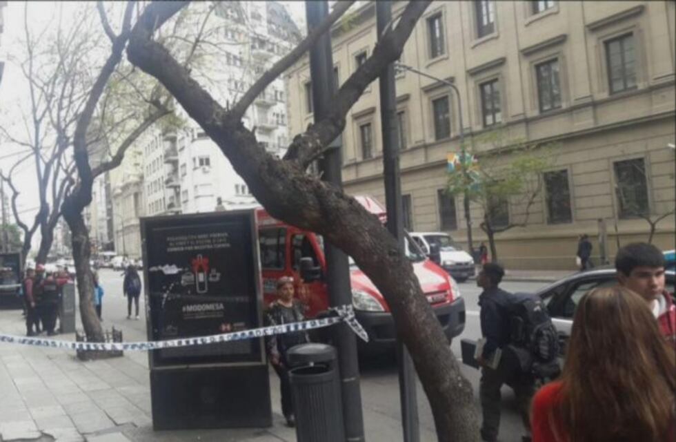 Un ascensor se cayó desde un noveno piso: hay tres heridos