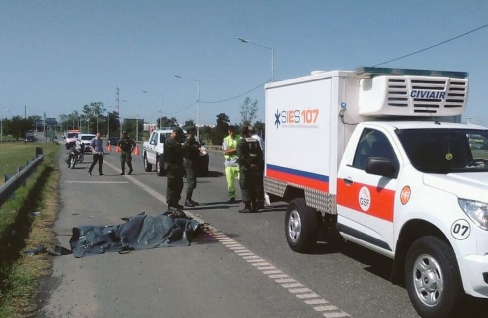 Un motociclista de 25 años falleció tras un choque en Circunvalación y Sorrento
