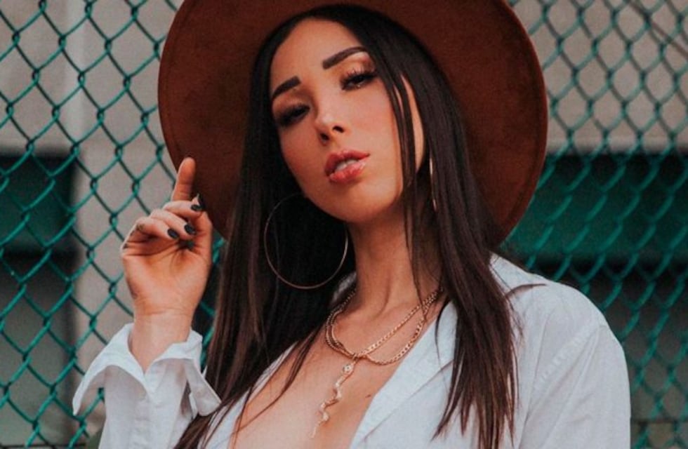 Danik Michell mostró su explosiva rutina de entrenamiento con un corset y minishort