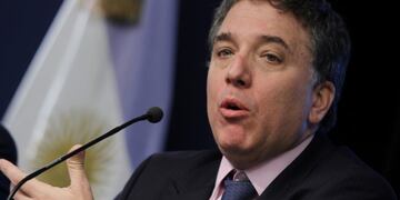 DYN04, BUENOS AIRES, 27/04/2017, EL MINISTRO DE HACIENDA, NICOLu00c1S DUJOVNE, EN CONF. DE PRENSA PARA INFORMAR EL RESULTADO FISCAL CORRESPONDIENTE AL PRIMER TRIMESTRE DEL Au00d1O. LO ACOMPAu00d1AN LOS SECRETARIOS SEBASTIu00c1N GALIANI, DE POLu00cdTICA ECONu00d3MICA, Y RODRIGO PENA, DE HACIENDA. FOTO:DYN/LUCIANO THIEBERGER. ciudad de buenos aires nicolas dujovne ministro de hacienda conferencia de prensa informe del resultado fiscal del primer trimestre