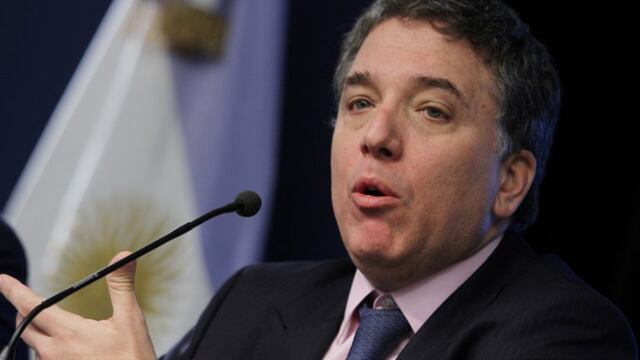 DYN06, BUENOS AIRES, 27/04/2017, EL MINISTRO DE HACIENDA, NICOLu00c1S DUJOVNE, EN  CONF. DE PRENSA PARA INFORMAR EL RESULTADO FISCAL CORRESPONDIENTE AL PRIMER TRIMESTRE DEL Au00d1O. LO ACOMPAu00d1AN  LOS SECRETARIOS SEBASTIu00c1N GALIANI, DE POLu00cdTICA ECONu00d3MICA, Y RODRIGO PENA, DE HACIENDA. FOTO:DYN/LUCIANO THIEBERGER.