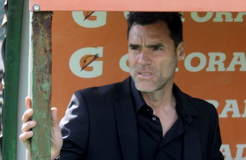 Un rival directo de Instituto se quedó sin técnico