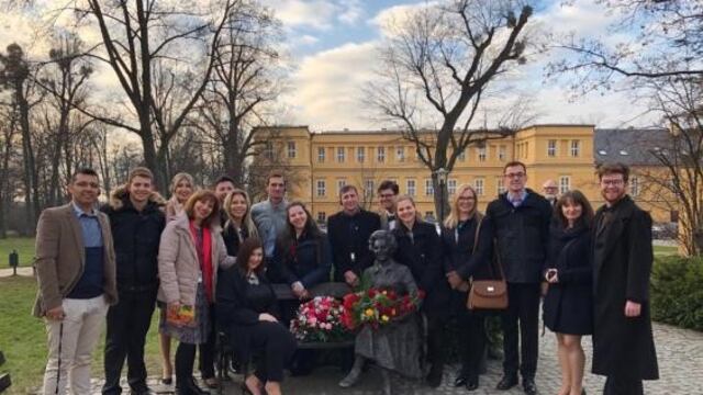 Clínica en Polonia\u002E