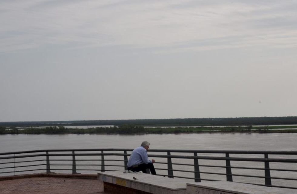 Fin de semana gris, caluroso y con alerta por tormentas fuertes