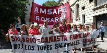 Los maestros piden que el Gobierno nacional fije una referencia para las provincias.