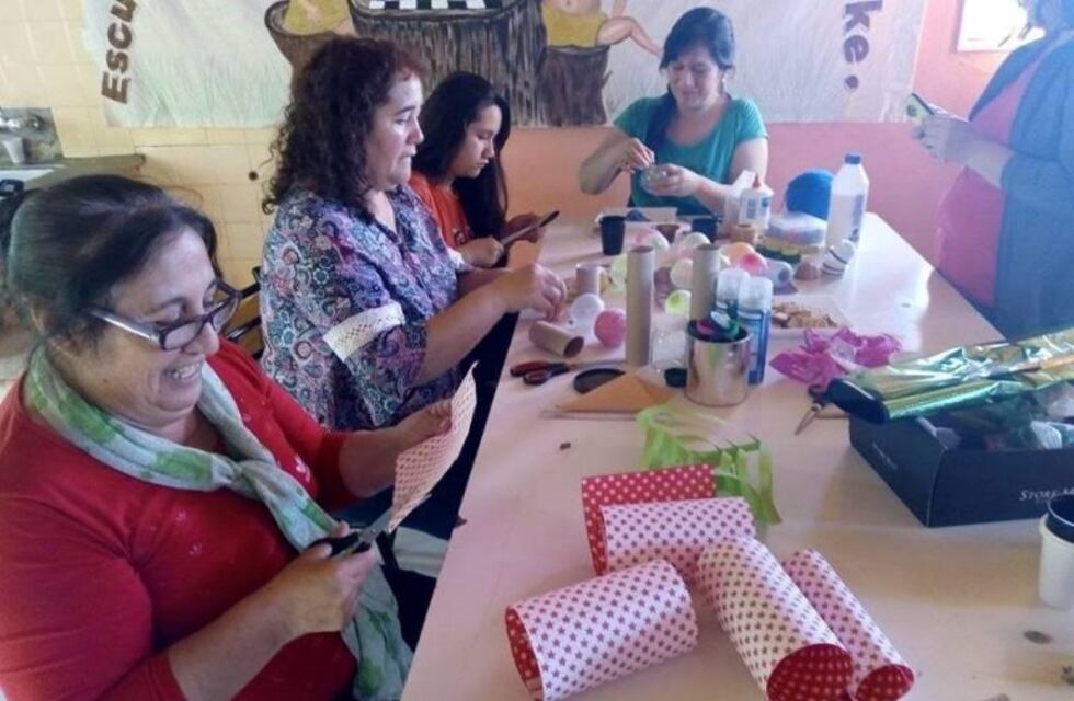 Koluel Kaike: dictan taller de Arte y decoración navideño