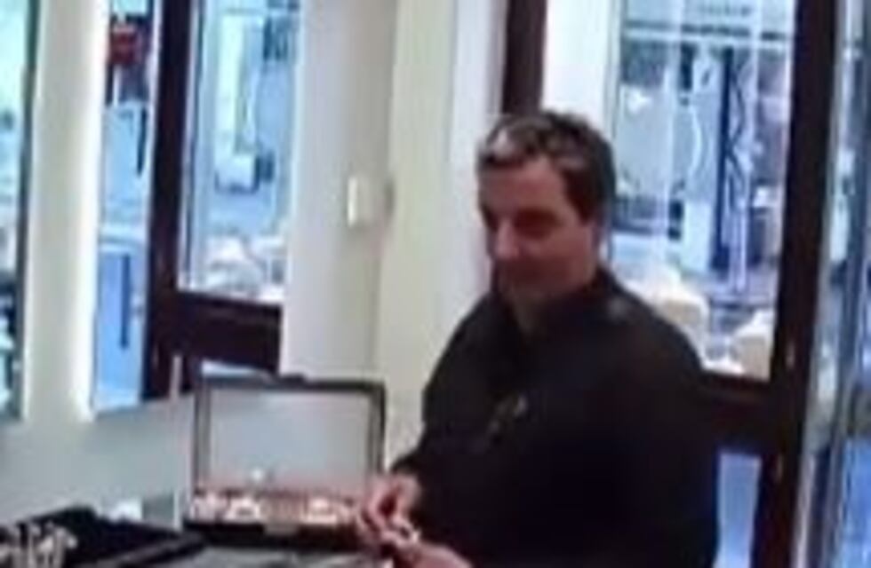 Se hicieron pasar por clientes y robaron una joyería en Recoleta