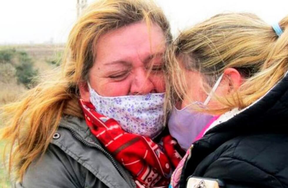 Vecinos de Huinca Renancó y Realicó se encontraron en el límite interprovincial después de mas de 6 meses