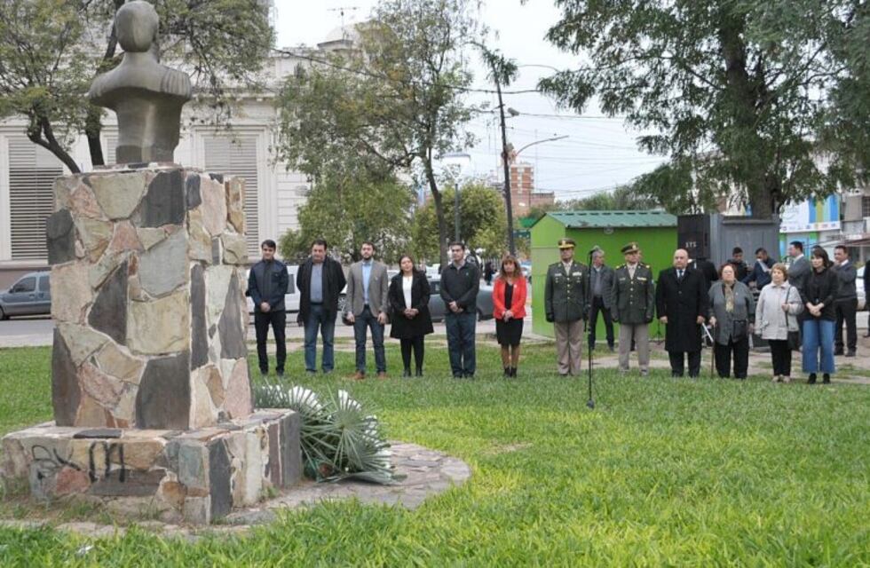 Capitanich destacó la figura de Güemes y criticó la destrucción de la identidad