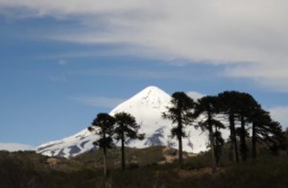 Un militar murió y tres resultaron heridos por el desprendimiento de rocas en el volcán Lanin