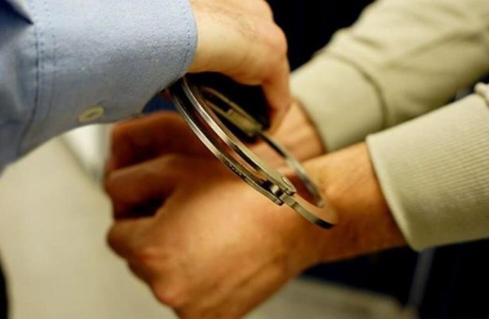 Detenido por abusar de la novia de su hijo