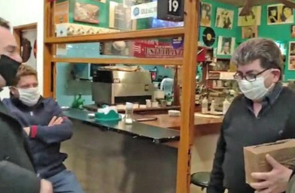 El dueño de una cafetería evitó el cierre de su negocio gracias a una colecta de sus colegas