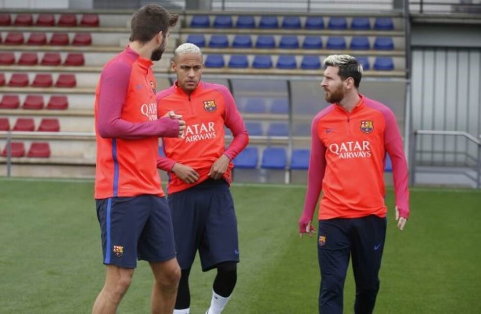 Messi volvió a entrenarse con el Barcelona y sería titular el sábado frente al Deportivo