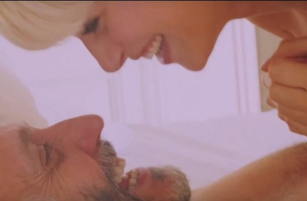 Fito Paez lanzó el video de "Tu Vida Mi Vida": escuchalo cantar junto a su novia