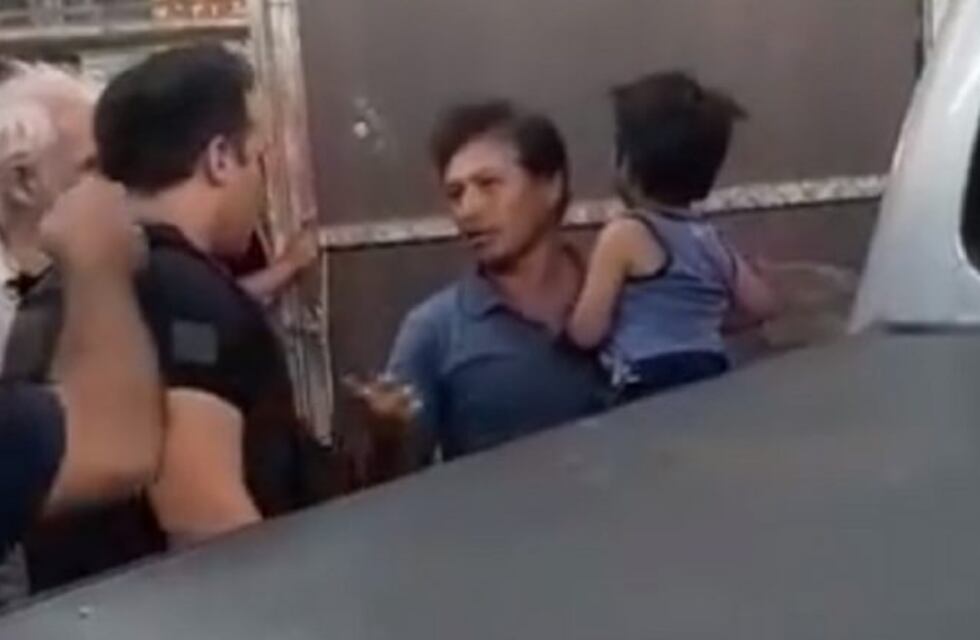 El hombre que dejó a su hijo encerrado en la camioneta quedó en libertad