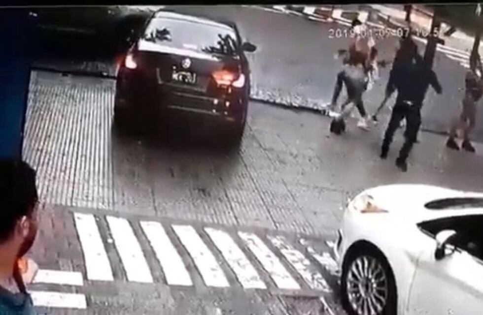 El momento en el que le dispararon a un joven a la salida de un boliche en Palermo