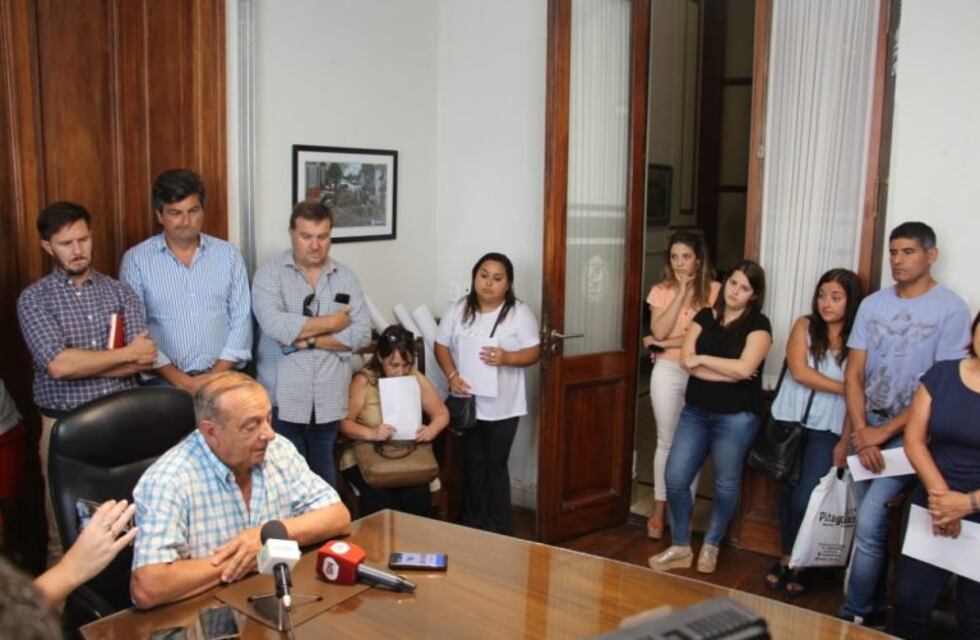 El Intendente Sánchez entregó fondos a emprendedores