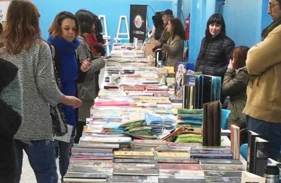 Tercera Feria Provincial del Libro en el Centro Cultural Medasur de Santa Rosa